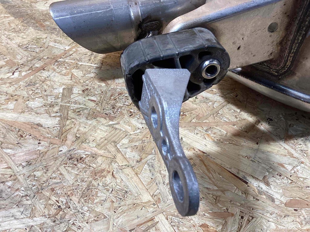 фото №10, Porsche macan выхлоп гаситель левый 95b253611y 95b253609f