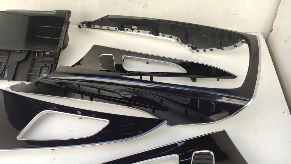 фото №9, Audi a6 c7 декоры обшивка дверей дверь консоли пепельница бардачок piano