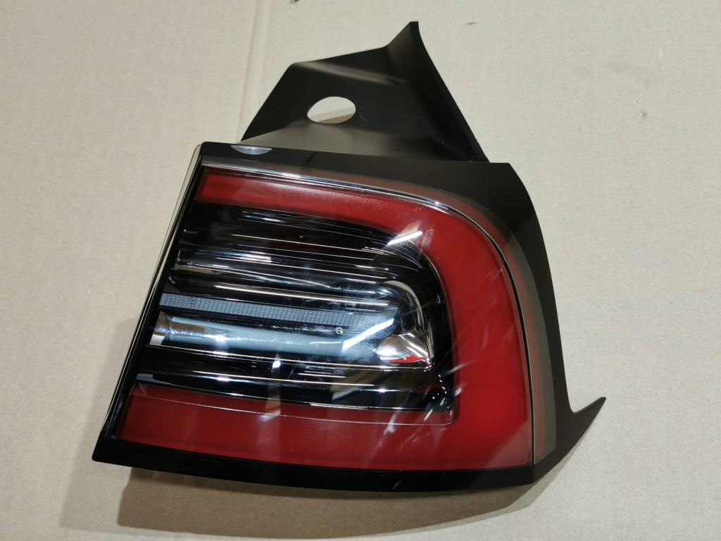 Купить Tesla model 3 фара задняя правый  led задний 1502087-99-d