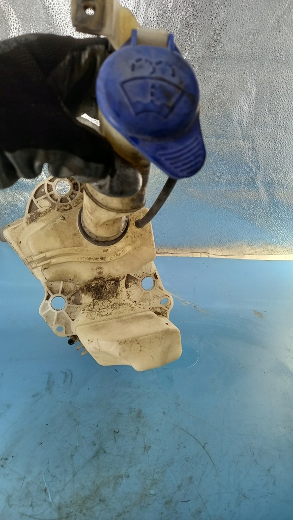 фото №1, Бачок. жидкость do омывателя volvo s60 02r 2.4d5