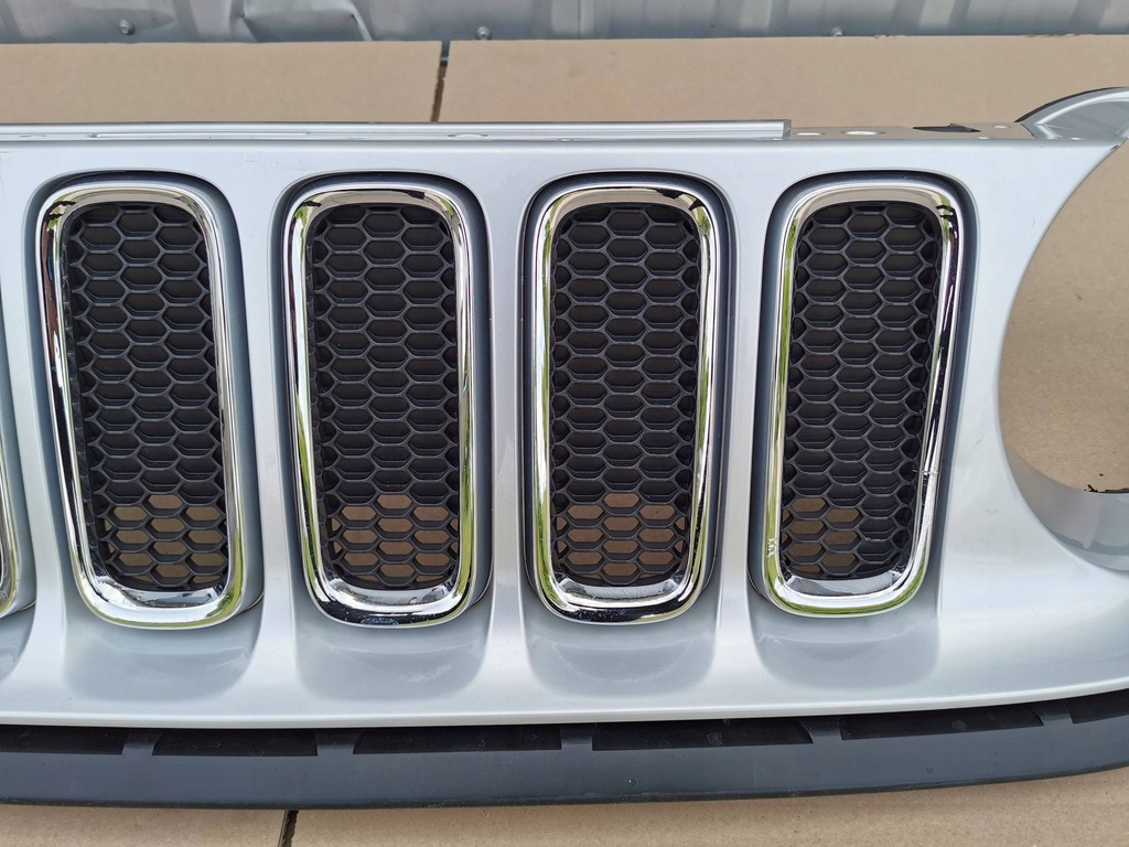 фото №10, Jeep renegade 14-18 решётка радиатора решётка радиатора бампера передний перед 735587827