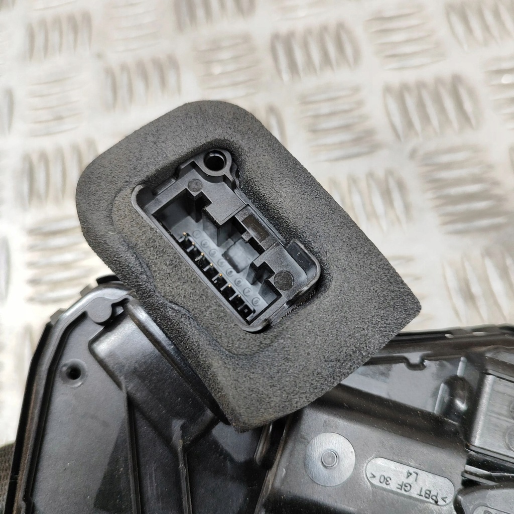 фото №6, Audi a3 8y 2020 перед сторона ліва вкладка do замка двері