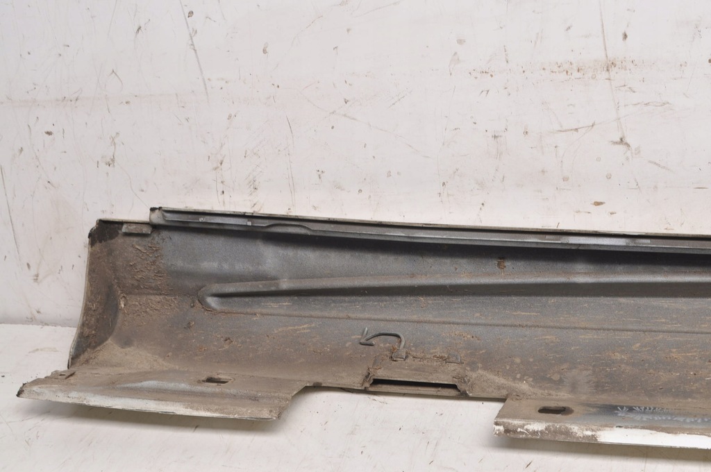 фото №13, Mercedes w176 накладка порог левая 650 a1766980054