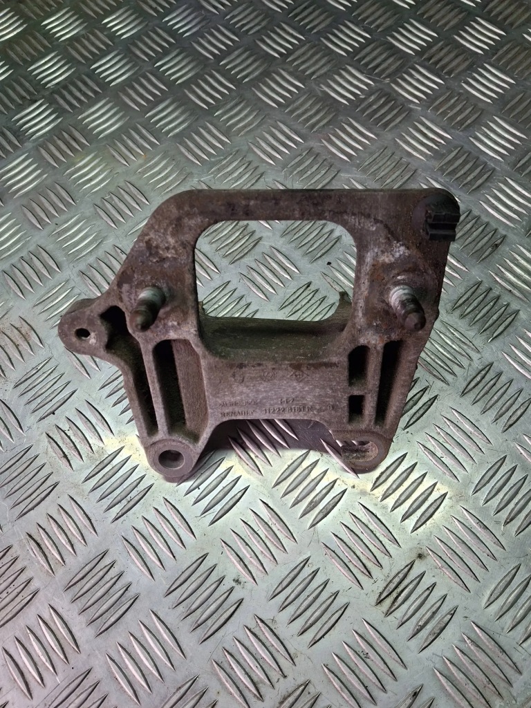 фото №1, Opel vivaro 2016 112228161r лапы, опоры