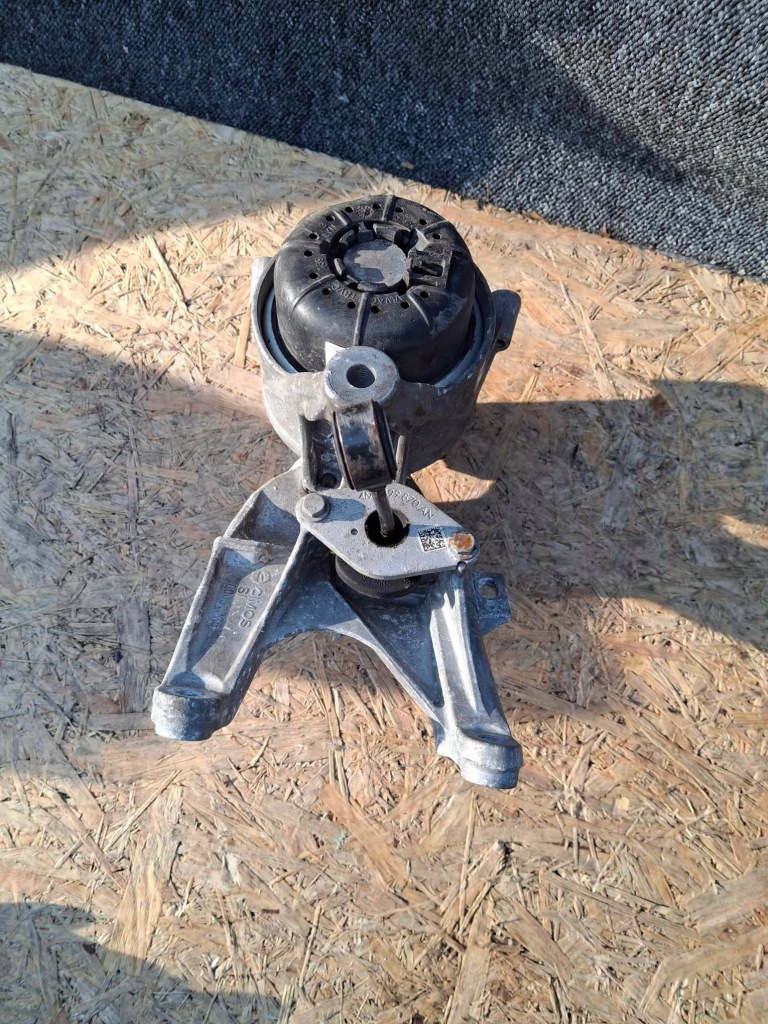 фото №1, Audi a4 b9 подушка двигателя 8w0199372cd