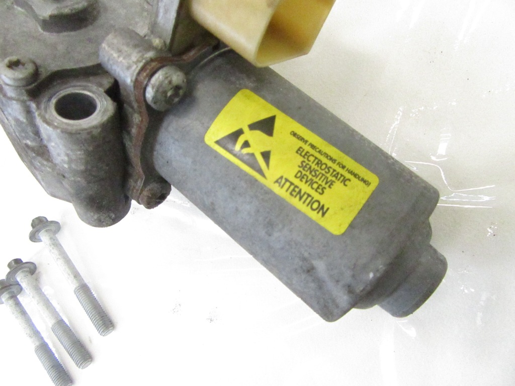 фото №6, Регулятор коробки приладової панелі редуктор bmw e60 e61 e90 e91 e92 x drive 4x4