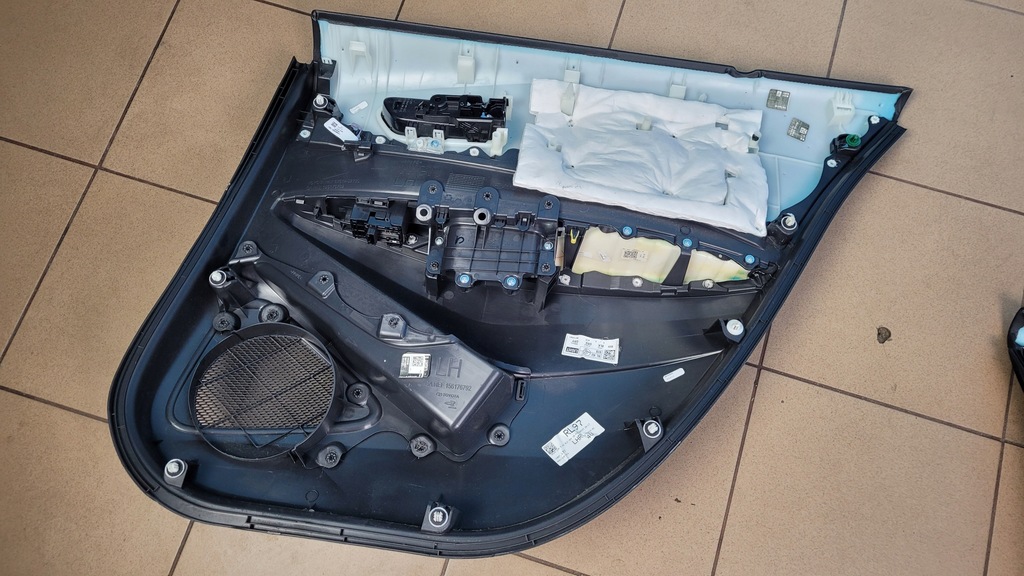 фото №13, Suzuki swace corolla e21 21r обшивки двері шкіра комплект