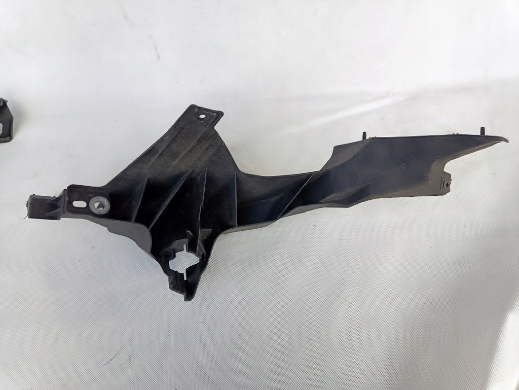 фото №5, Направляющая кронштейн фара правое audi a1 8x 8x0805608