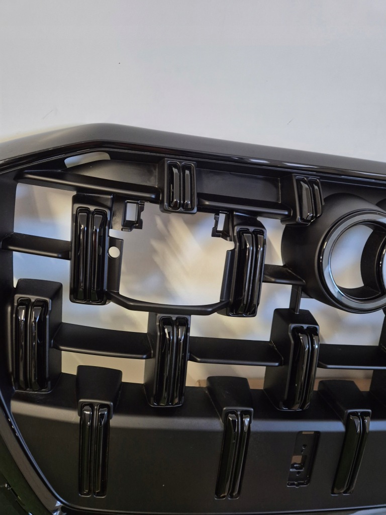 фото №6, Audi q8 4m8 lift решётка радиатора решётка радиатора решётка радиатора радиатора 4m8853651 оригинал чёрный