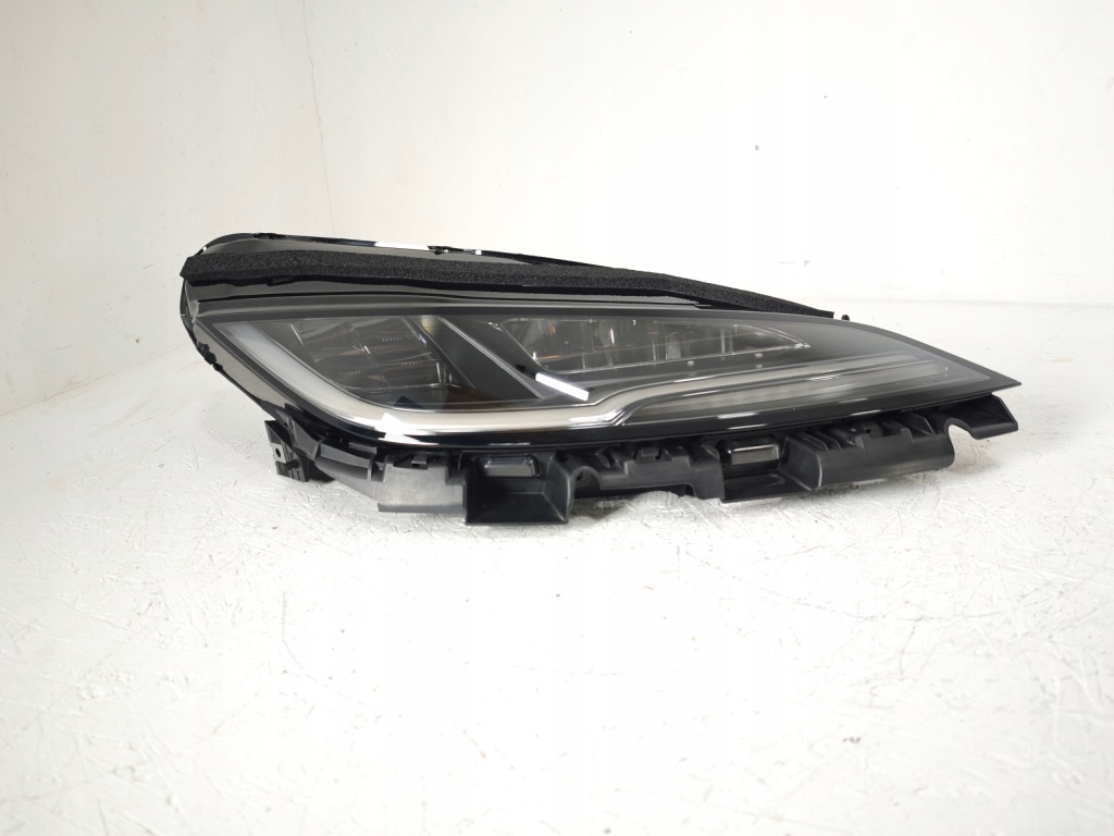 Купити Tesla model 3 рестайлінг  23- full led фара фара правий правий 1760889-00-f