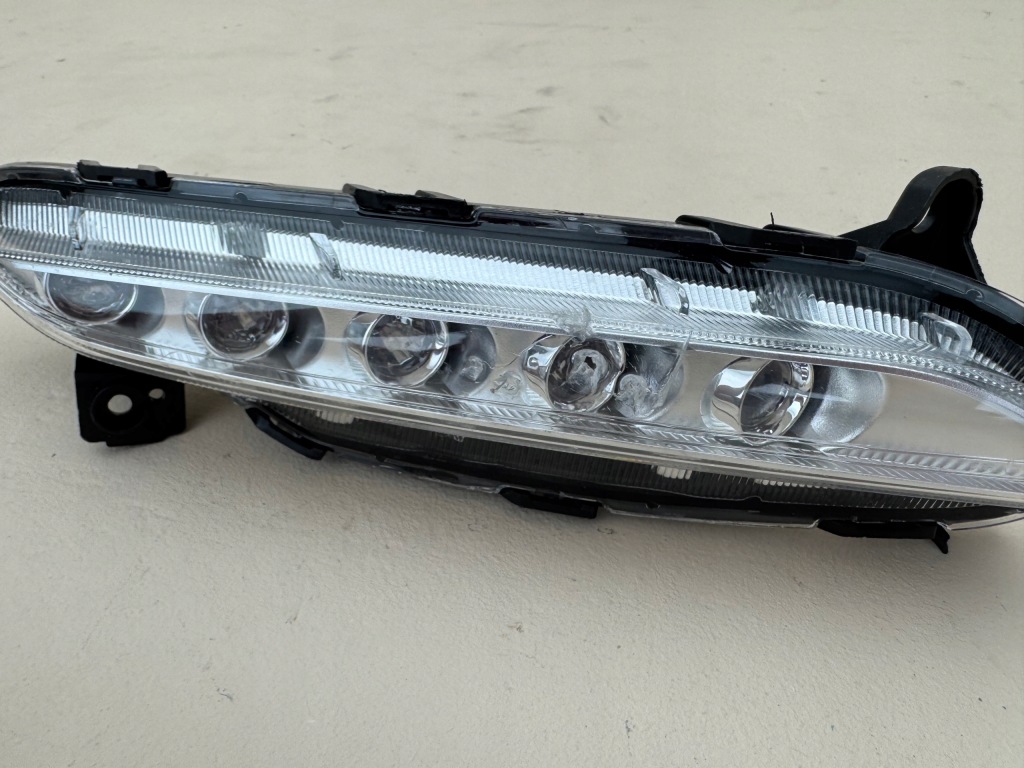 Купить Hyundai tucson 3 3 15r- противотуманная фара led drl правая  перед 92208-d7000