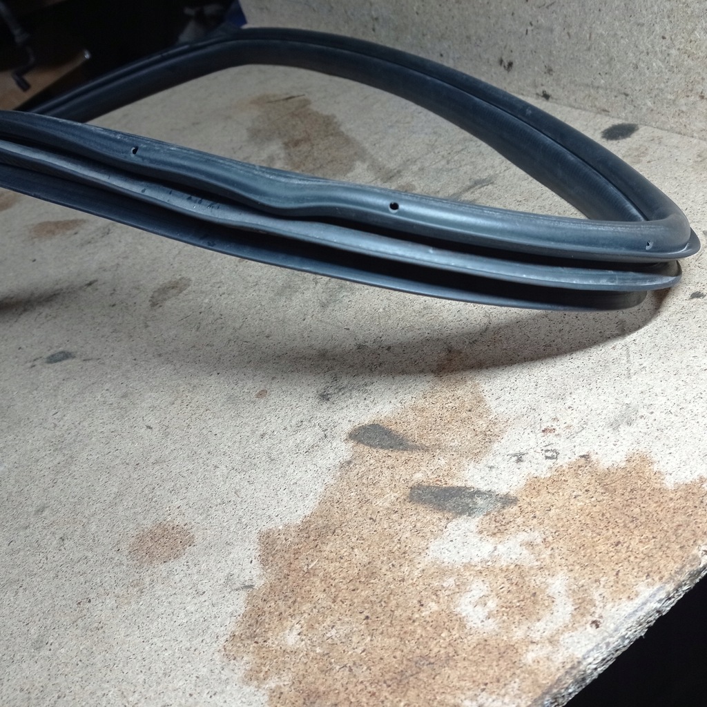 фото №9, Прокладка кузовна двері лівий задня mazda 6 gg gy