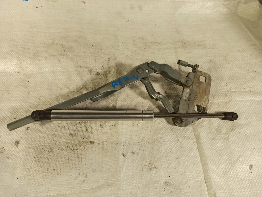 фото №1, Audi оригінальний номер 4e0823301e петля капот