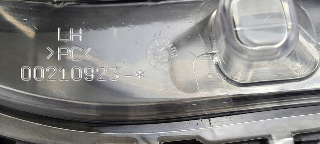 Лампа ліва перед renault twingo iii lift 2018- led 260602593r Зі Шроту