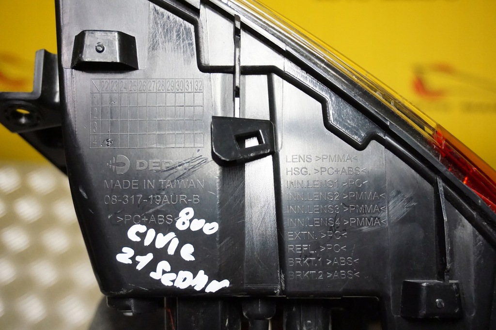 фото №11, Honda civic xi sedan 2022 2023 2024 - лампа задняя правая задняя led usa