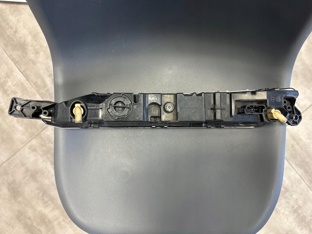 Фара led drl правий c4 picasso 2 9676036280 Зі Шроту