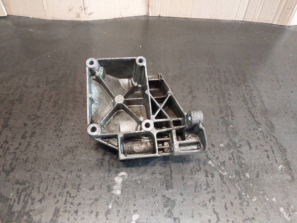 Кронштейн / кронштейн генератора bmw 3 e36 318i m40b18 184e1 17218659 Ціна