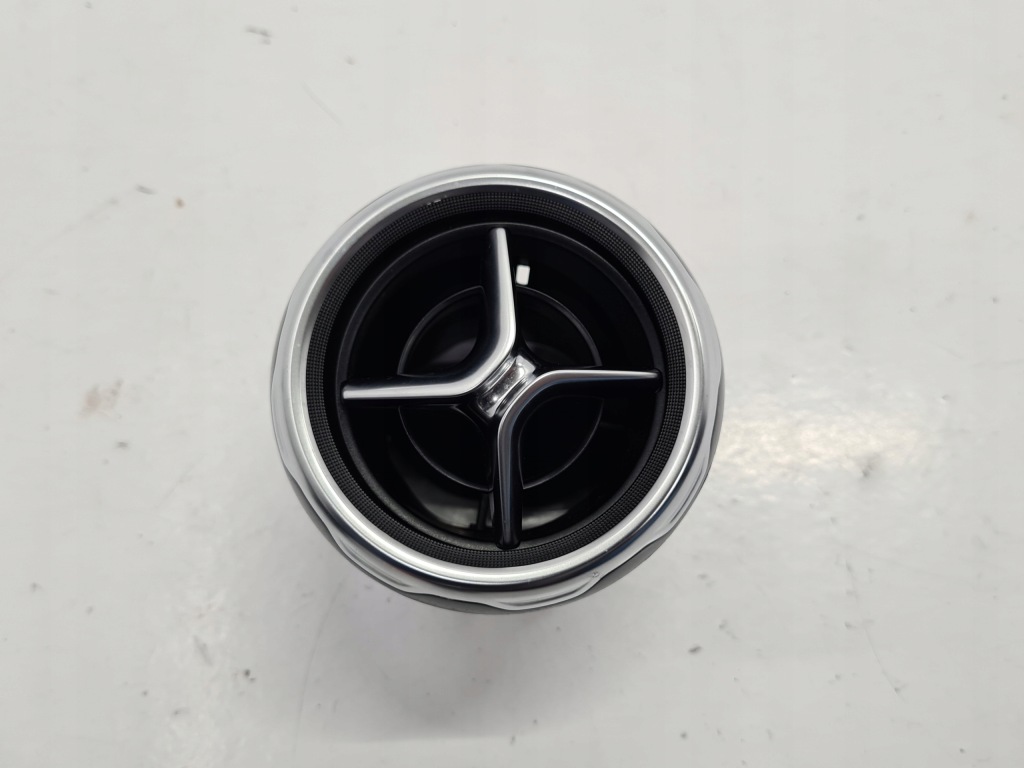 фото №1, Mercedes w156 gla lift решётка обдув a1568300000