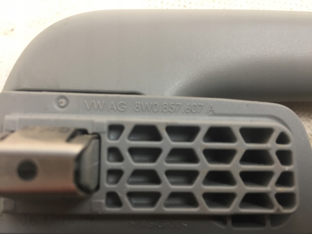 фото №2, Audi a4 b9 15- ручка podusfitki