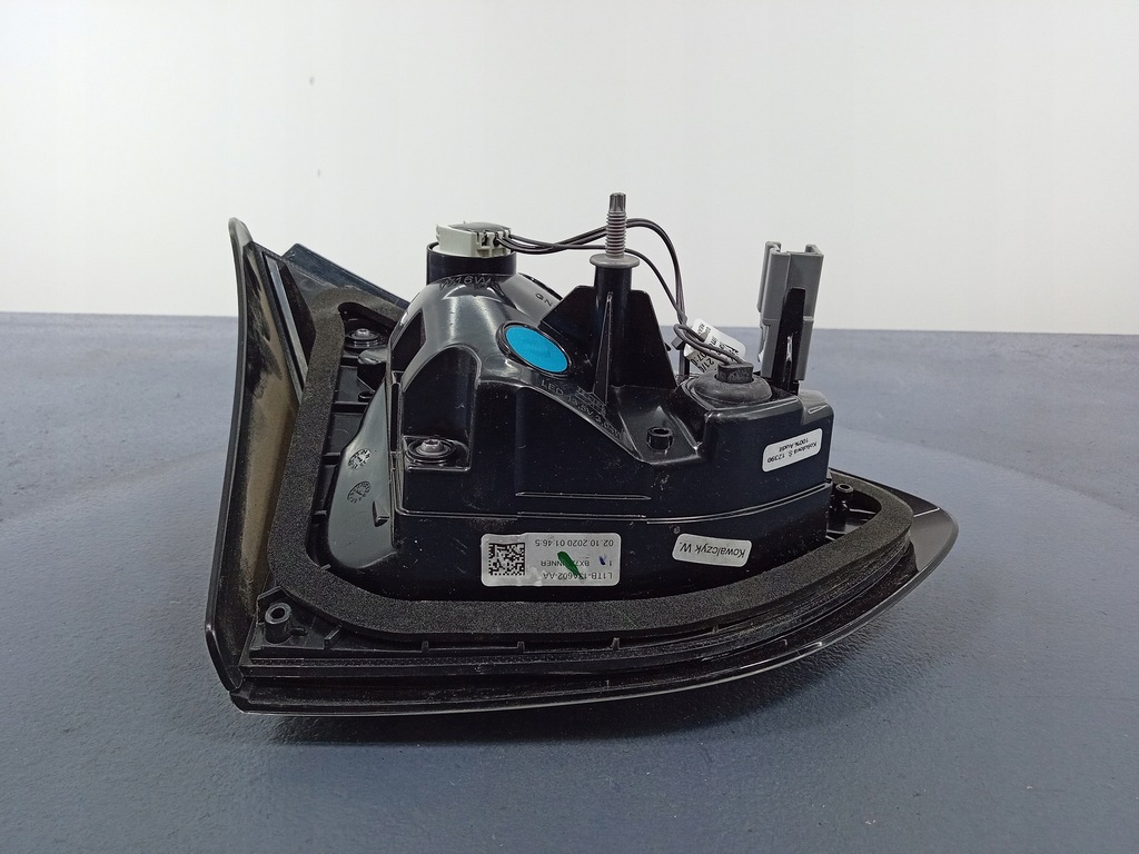фото №6, Puma mk2 19- лампа задняя правая w крышка l1tb13a602aa