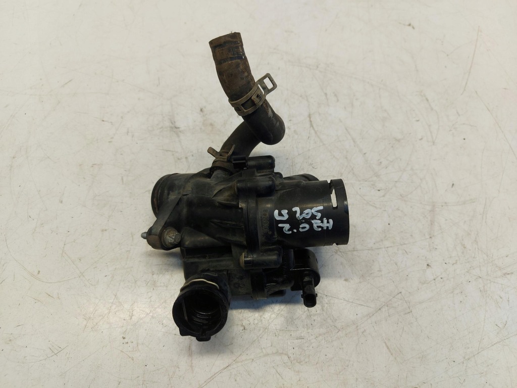 фото №1, Mercedes w205 c300e корпус термостата