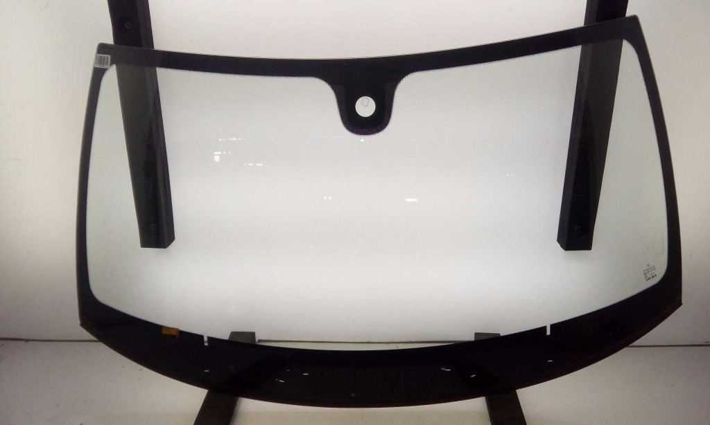 фото №1, Стекло лобовое передняя mercedes sla r171 / w171 2004-2011 датчик оригинальная