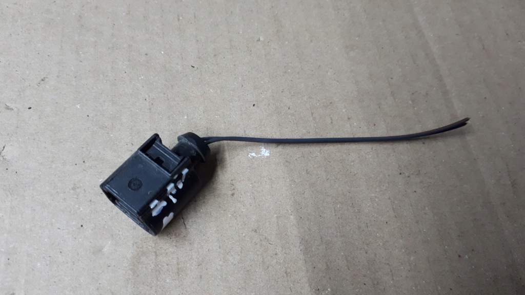 фото №1, A4 b9 lift штекер колодка 8k0973702 a5 8w q5