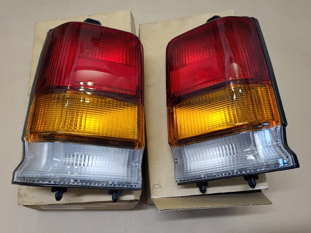 фото №8, Лампа задня задня права daihatsu cuore 86-90r. nowa комплектна