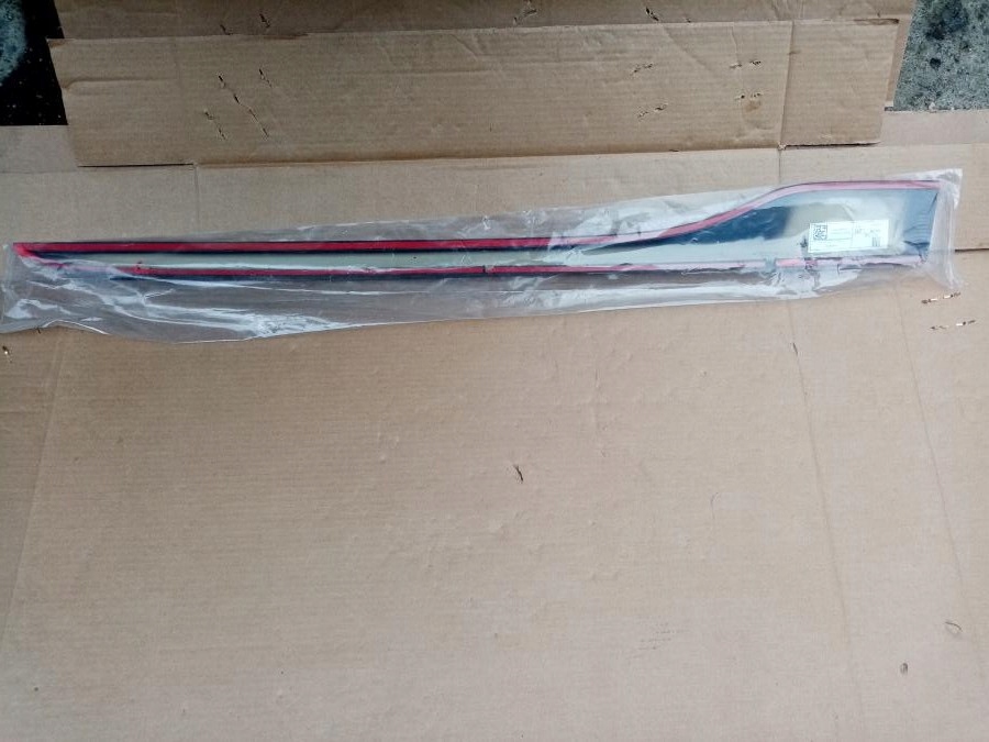 фото №1, Opel adam rocks молдинг дверь левая