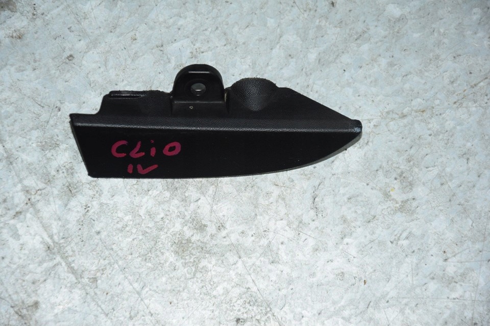 фото №1, Renault clio iv заглушка накладка pod фара задняя 848630784r