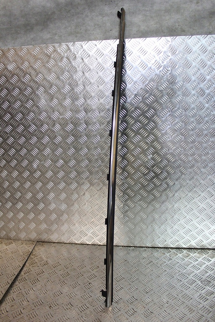 фото №1, Ford mustang 2015 молдинг уплотнитель хромированная