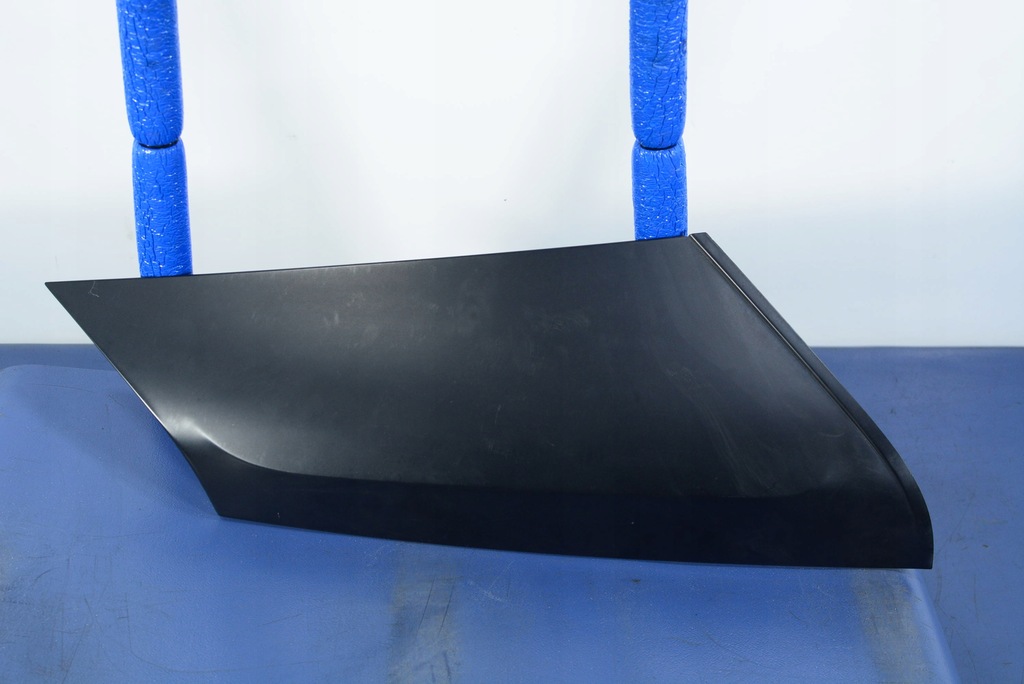 фото №1, Range rover sport i молдинг стійка лампи задня права