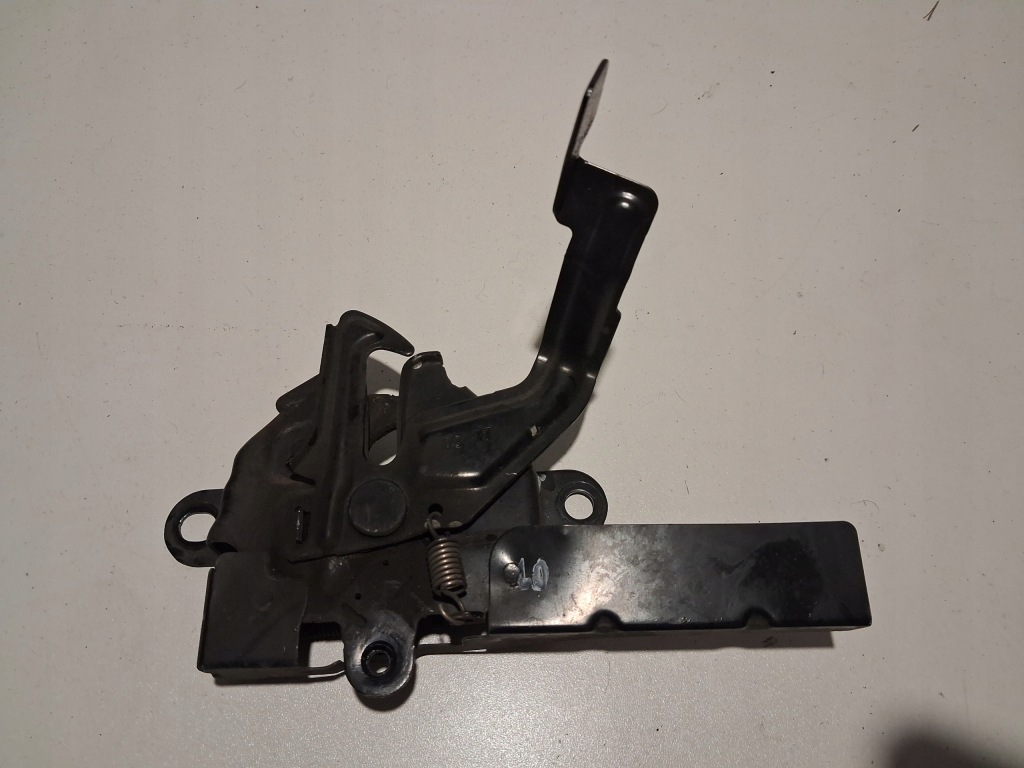 Купити Toyota chr 2016-2019 замок капот