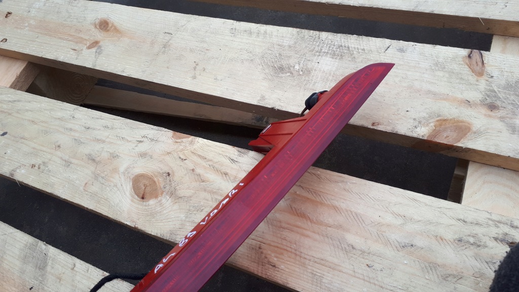 фото №6, A4 b9 8w третій світло стоп 4m0945097 kombi