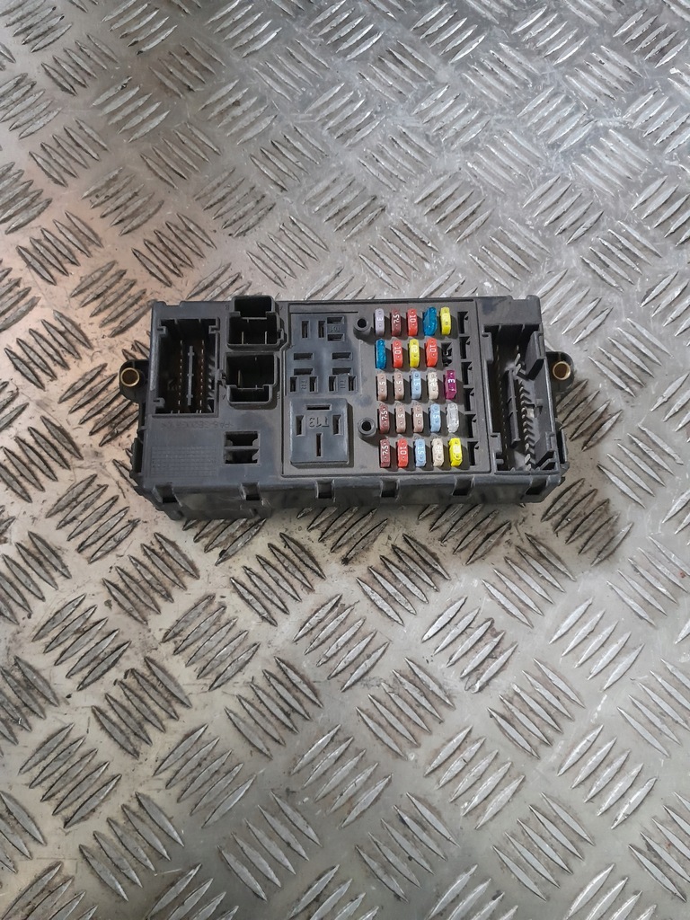 фото №1, Коробка запобіжників iveco daily 06- оригінальний номер 69500009