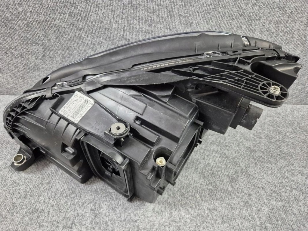 Фара передняя комплект правый  + левая - mercedes cls w218 10-14 full led lhp Цена