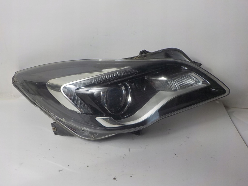 Купити Opel insignia a рестайлінг  ліхтар правий перед передня uk 1ll011165-14