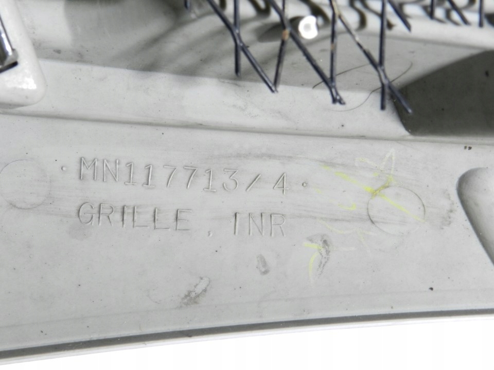 фото №7, Решётка радиатора решётка радиатора бампера mitsubishi pajero iii