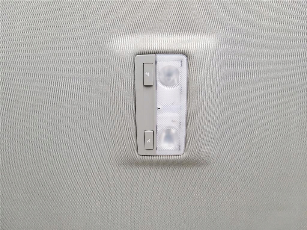 фото №2, Стеля лампа opel insignia hb 5d lift 2016r