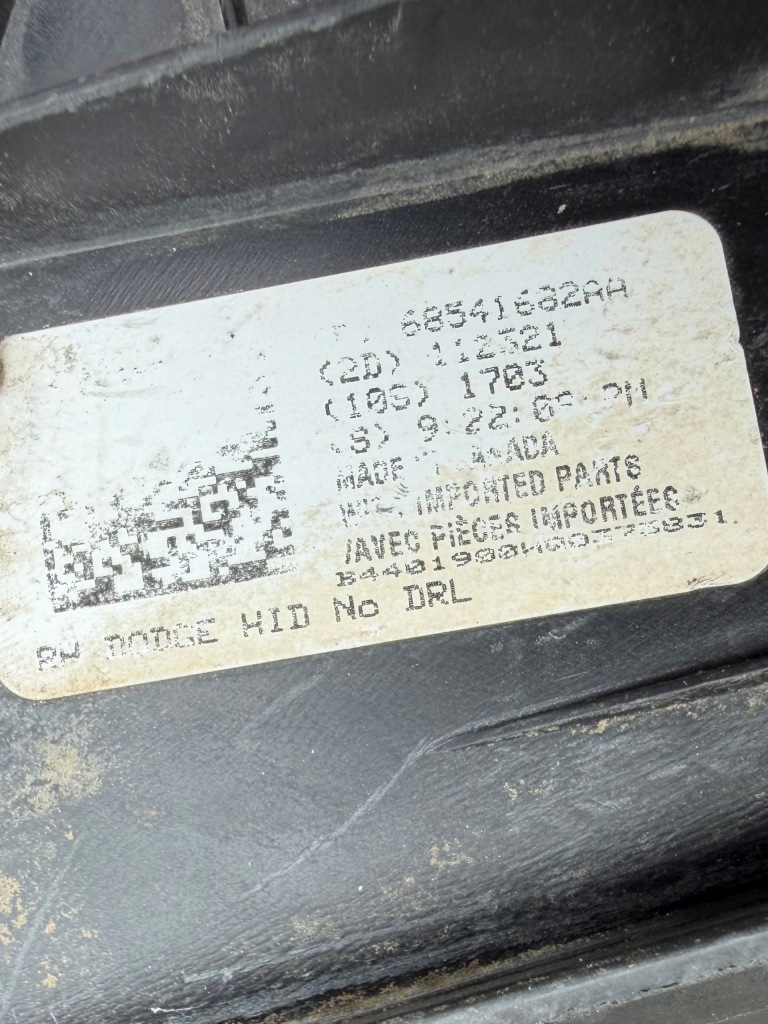 Фара передняя правый  левая dodge charger bi ксенон led cale в хорошем состоянии комплект Доставка