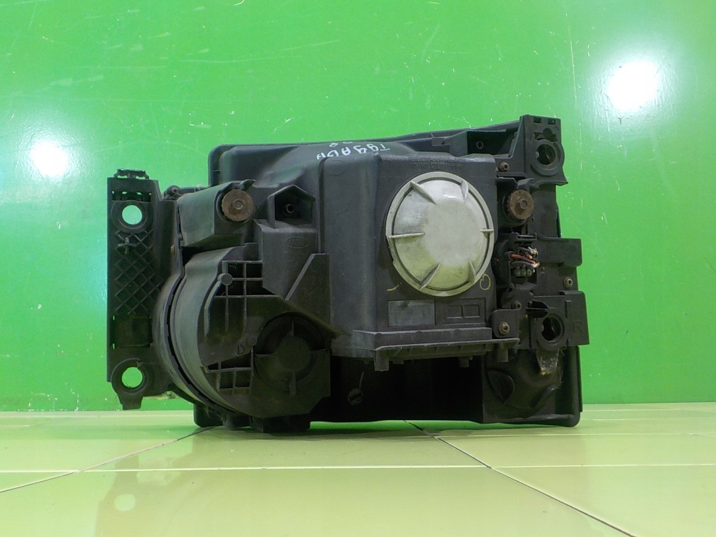 фото №6, Land rover discovery iii 3 2.7 tdv6 07r 5d лампа правая перед xbc500022
