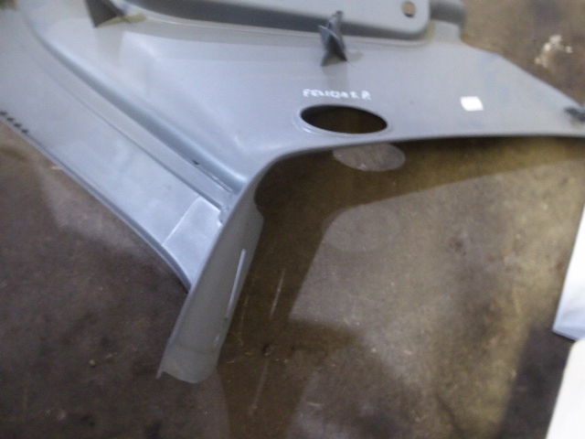 фото №11, Felicia ii 6u1 94-01 кронштейн кронштейн багажника 5d