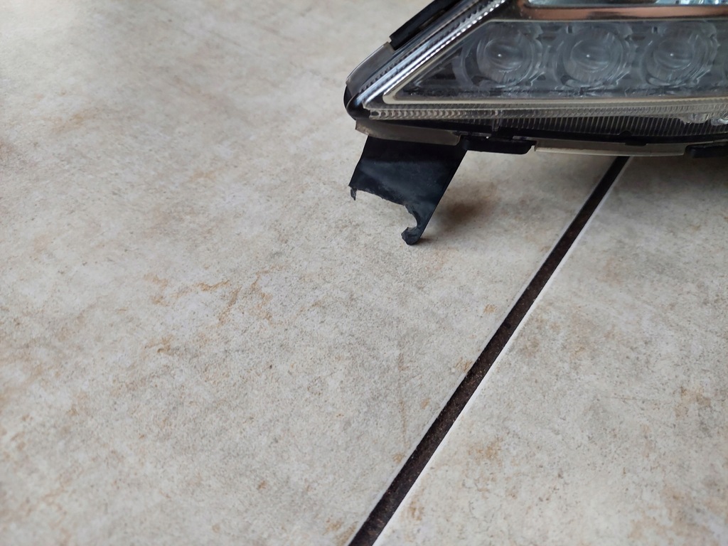 фото №3, Свет led - левая - решётка - hyundai i30 ii 2012