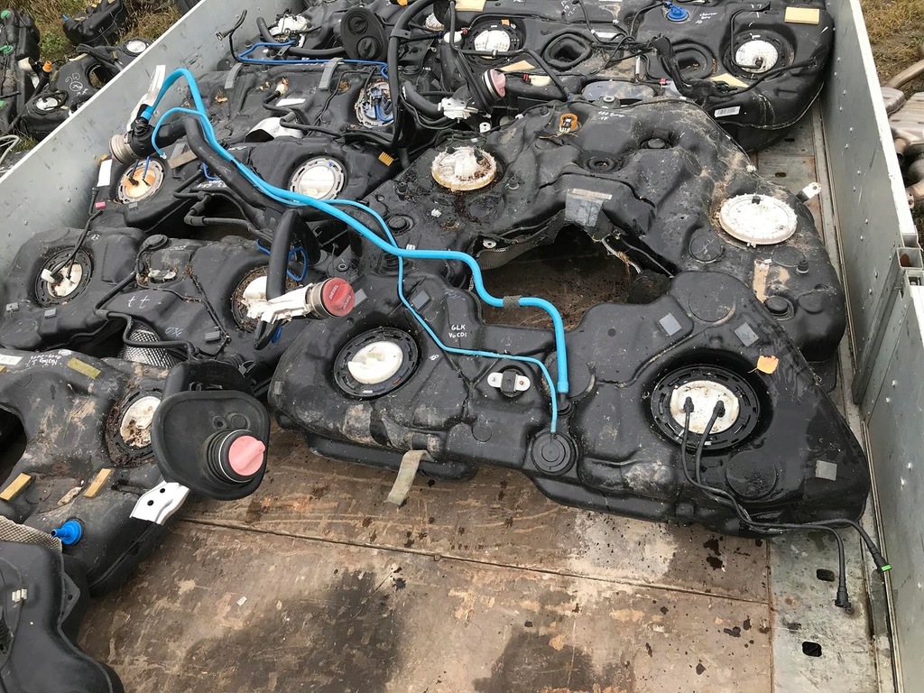 фото №1, Mercedes glk w204 x204 бак пального дизель cdi