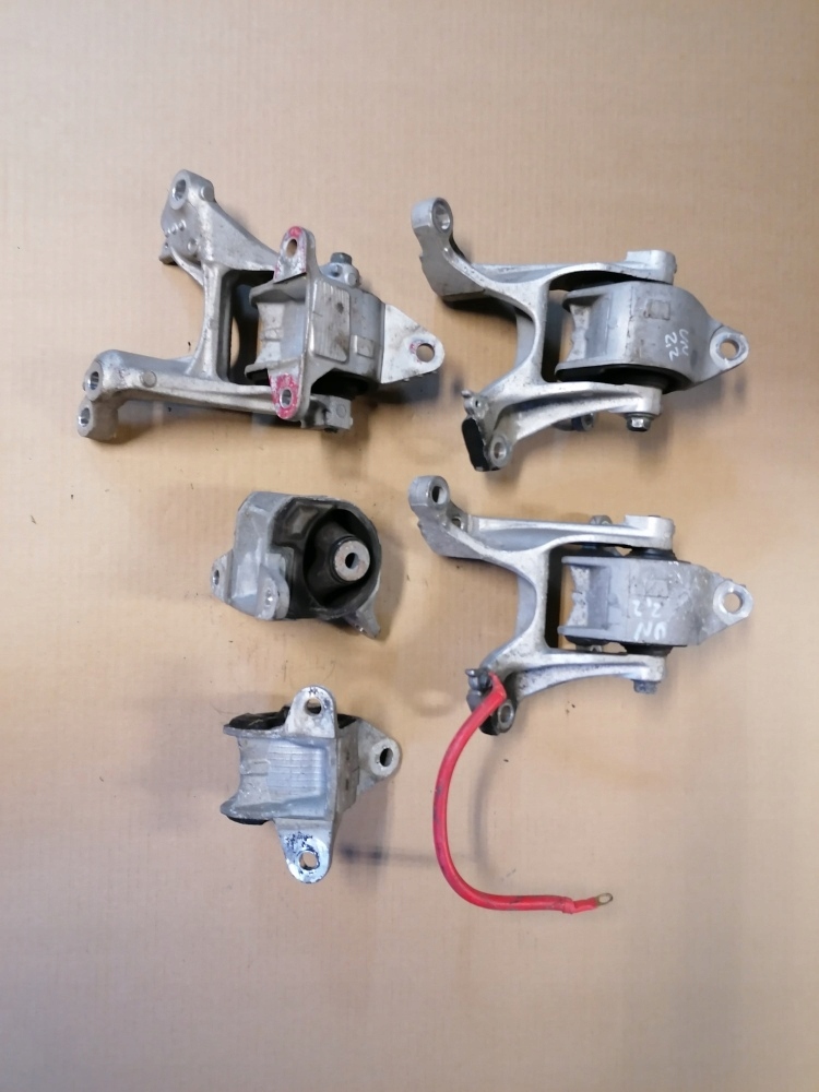 фото №8, Honda civic ix 2.2 12-15r кронштейн подушка двигуна