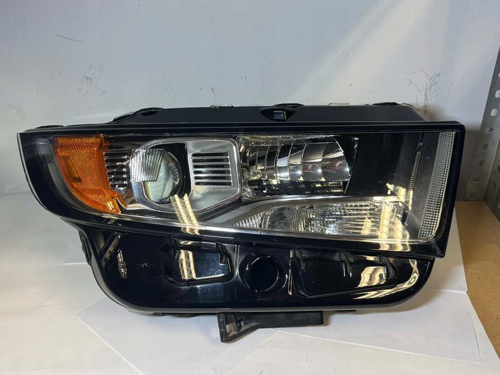 фото №1, Фара перед ford edge titanium права pc10933-rh-b