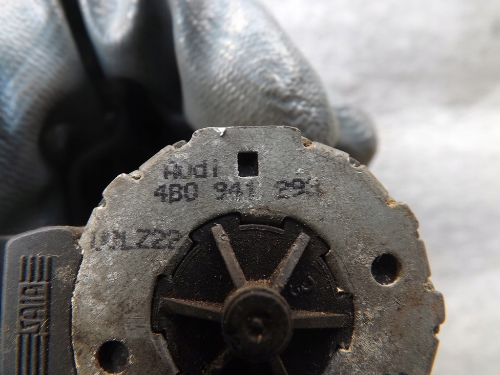 фото №9, Audi a6 c5 a8 d2 моторчик регулювання рівня лампа 4b0941293 hella