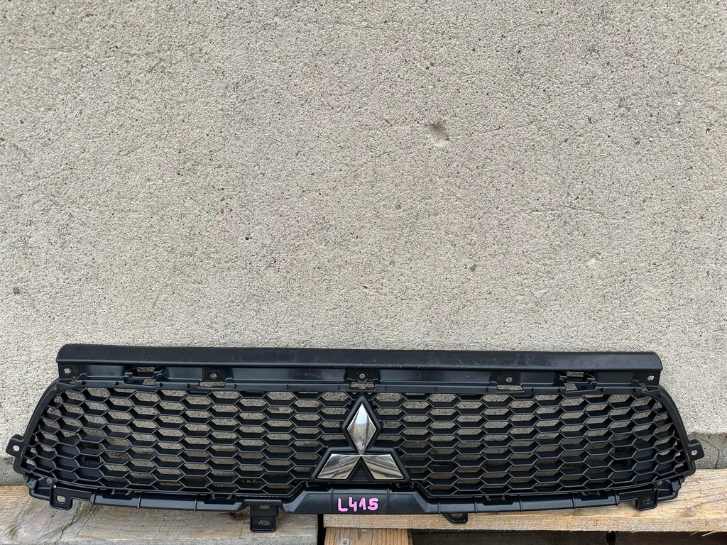 фото №1, Решётка радиатора решётка радиатора бампера mitsubishi outlander ii lift