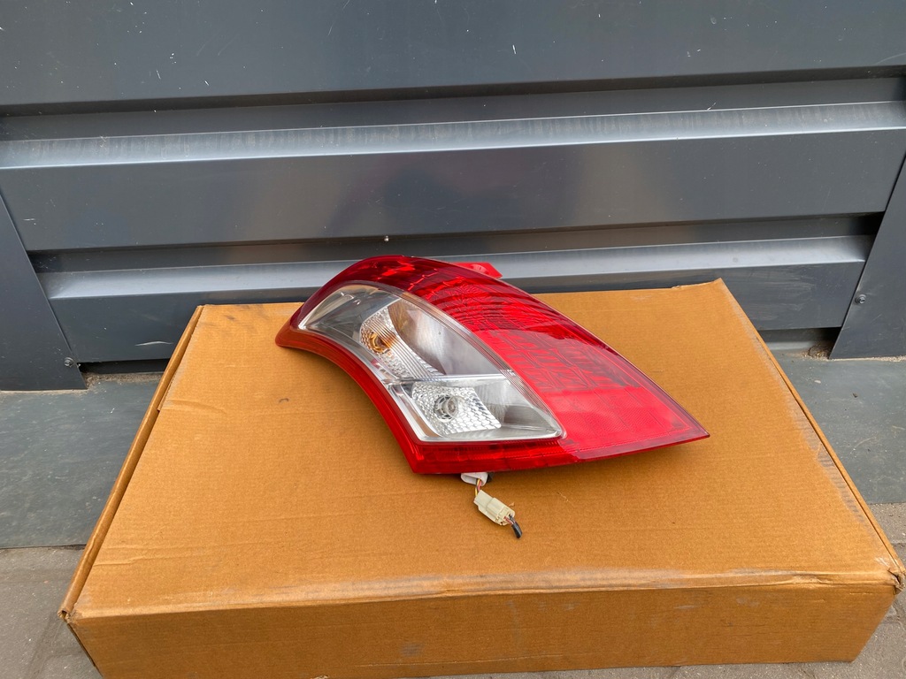 фото №10, Suzuki swift mk7 5d лампа задняя левая