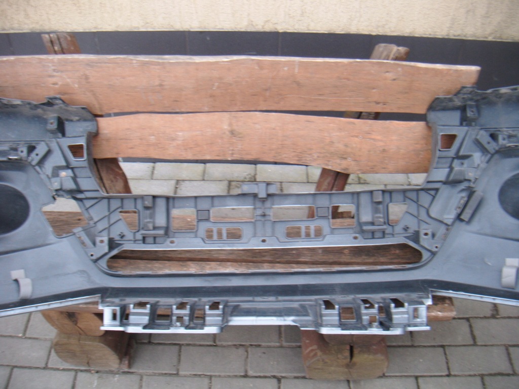 Suzuki vitara 3 iii lift 2015- бампер перед передний 7171186r Цена